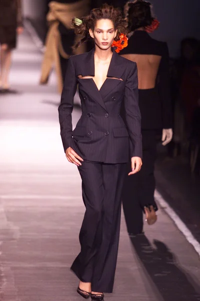 Look 3